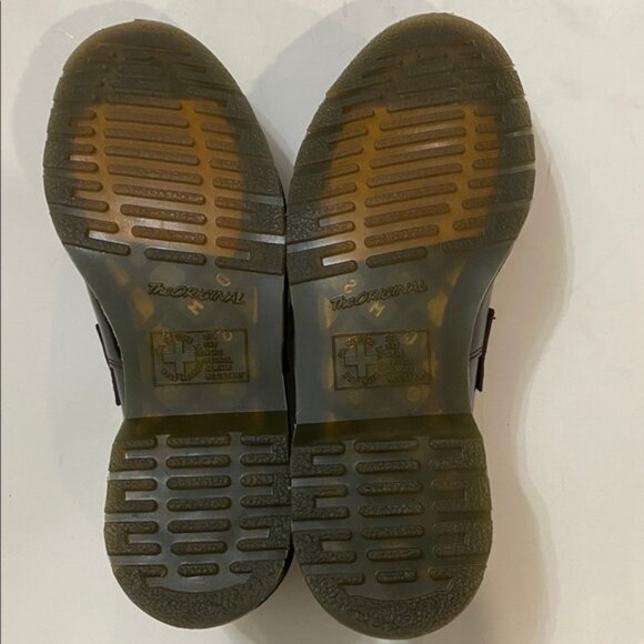 Dr. Martens Adrian NEW Cherry Red Arcadia Loafers Size 7  Classic Tassel Design - Picture 13 of 15